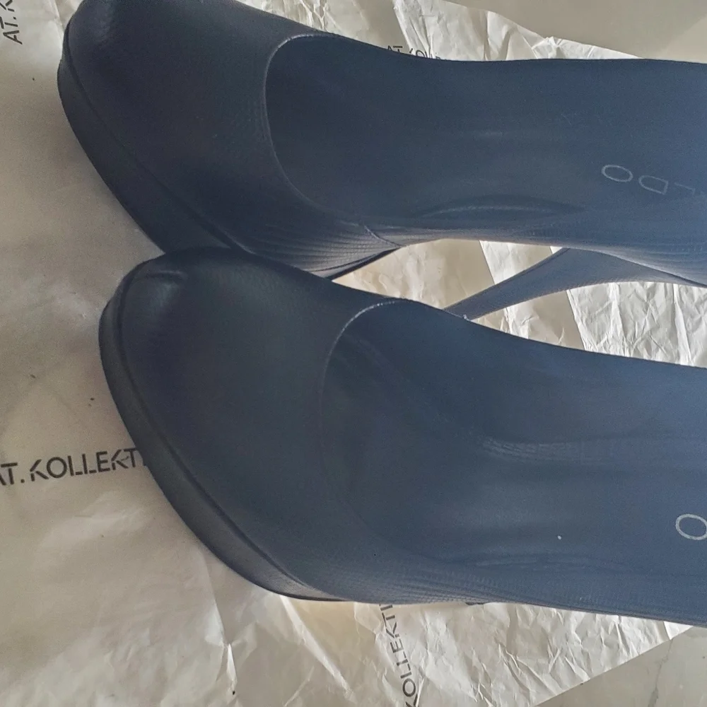 Sexy woman pumps. Aldo. Size 40. Black. Hills 6 inches. platform 1.5 inch